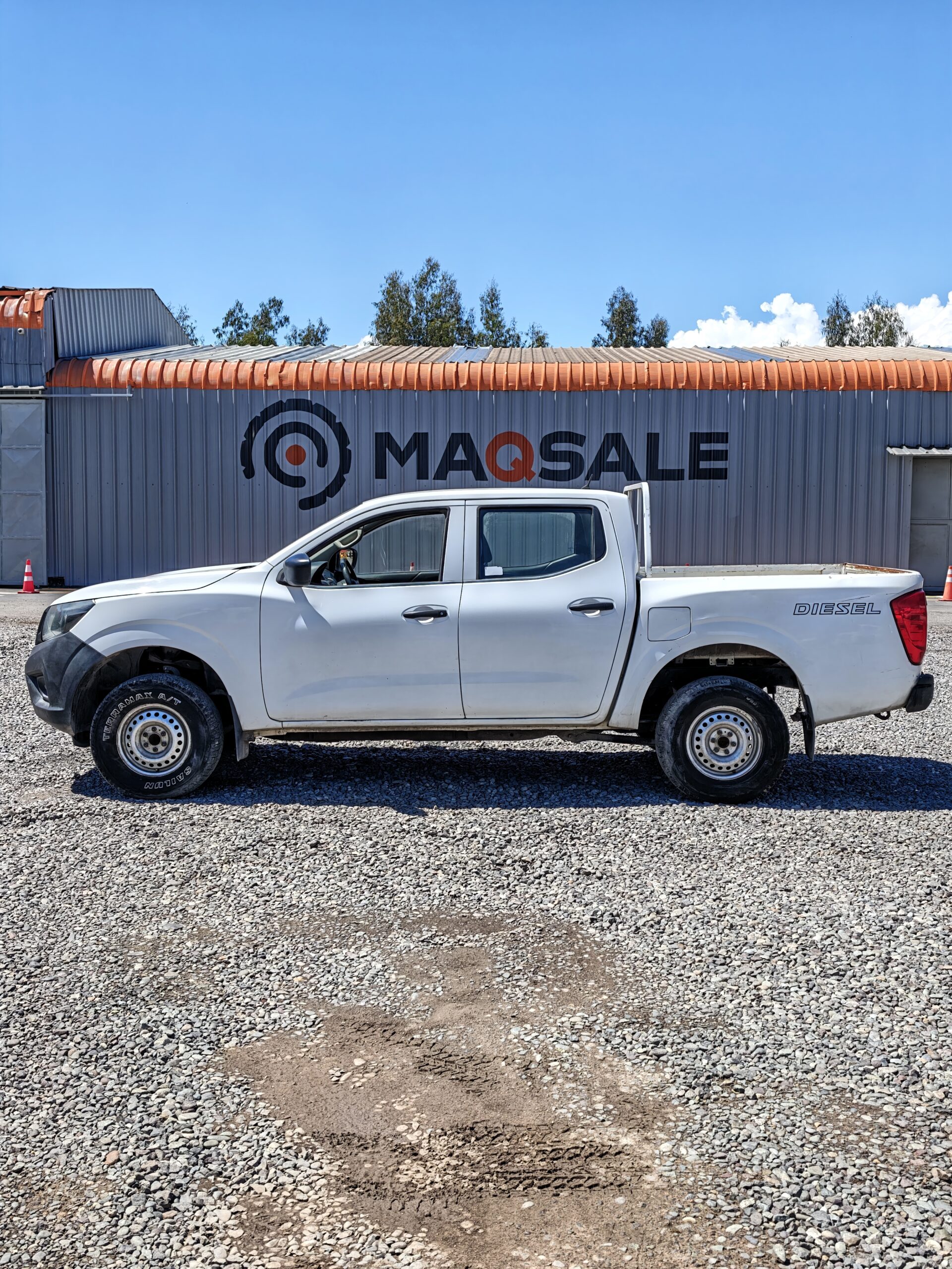 CAMIONETA NISSAN NP300 - 2019 - Imagen 2