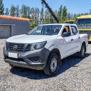 FOTO DE CAMIONETA NISSAN NP300 - 2019
